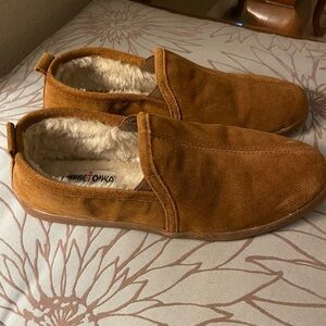 Minnetonka Men's Tan Suede Loafers